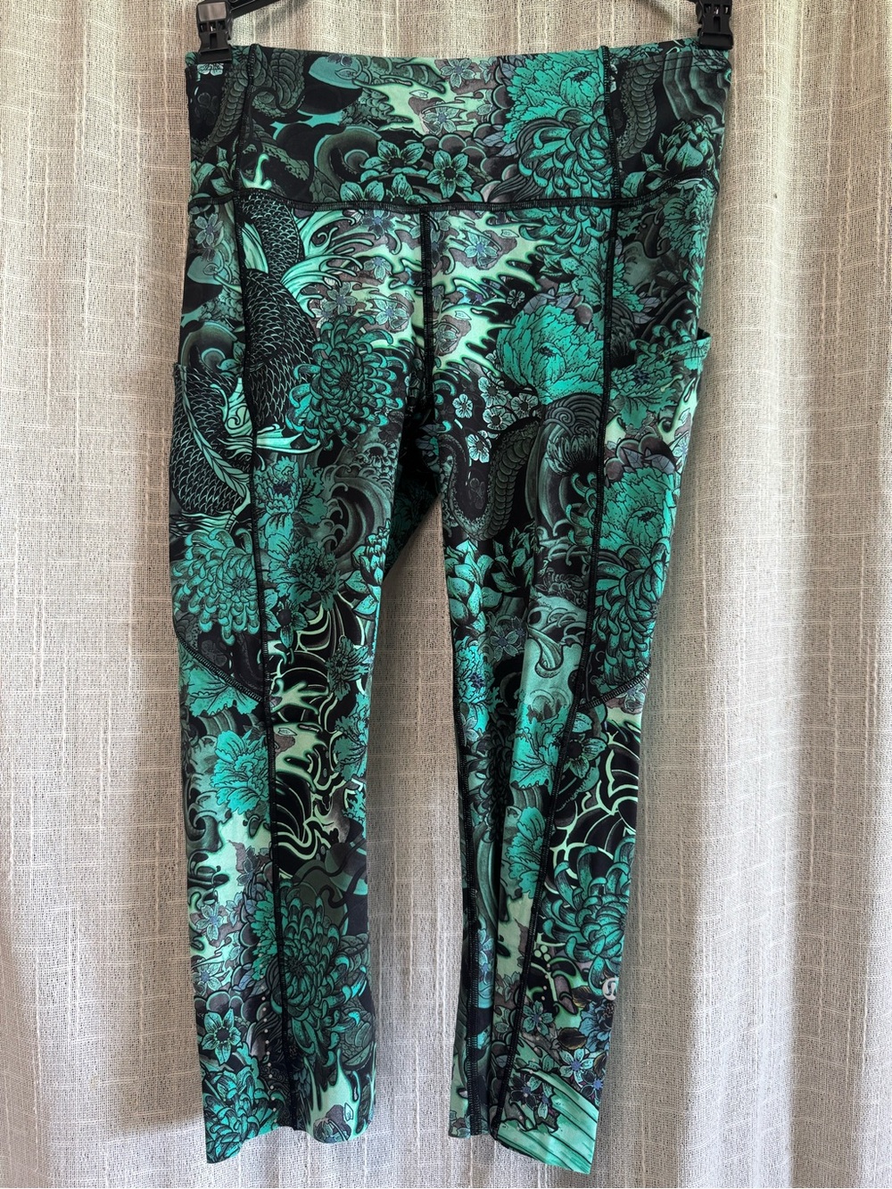 lululemon athletica Teal & Black Floral Print Capris